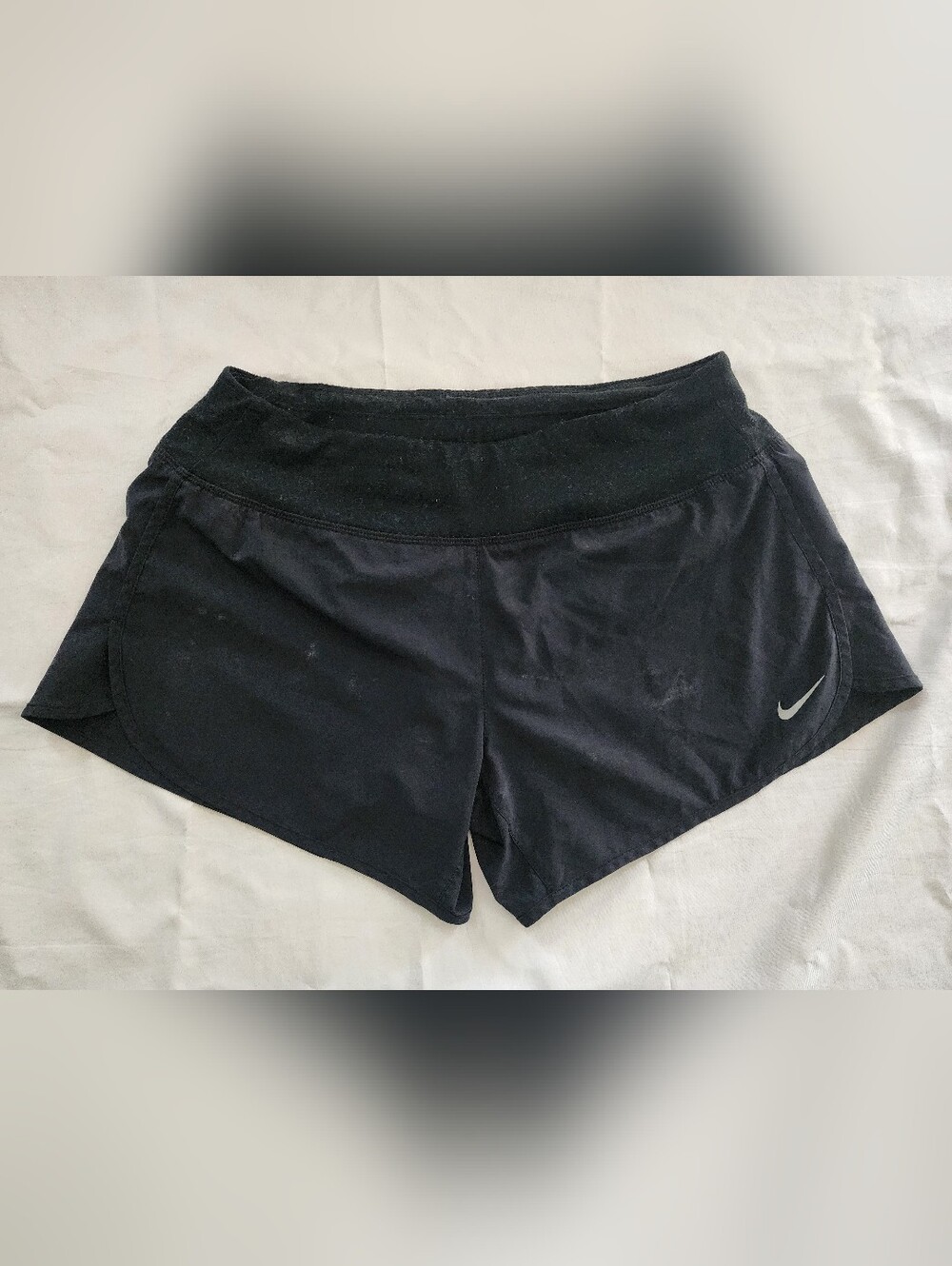 Nike Women's Black Low-Rise Athletic Shorts (sz SMALL)
